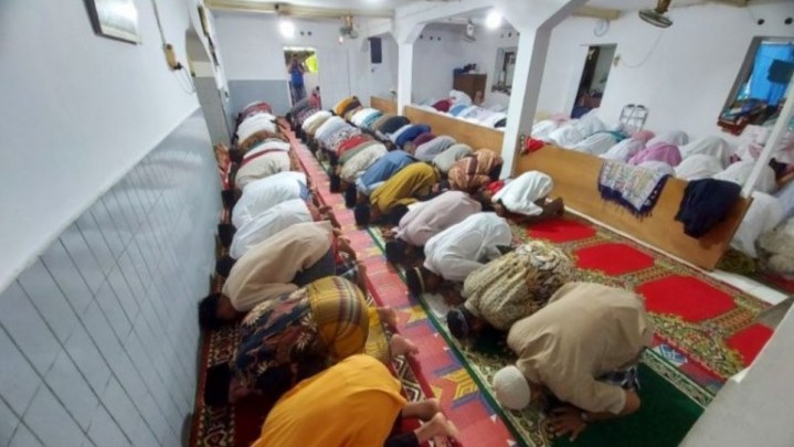 Sholat Idul Fitri Hari Ini Digelar Jamaah Naqshabandiyah Padang
