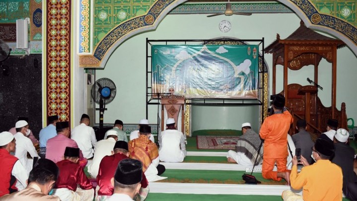 Di Hari Kemenangan Idul Fitri, Bupati Kasmarni Serukan Persaudaraan dan Kepedulian