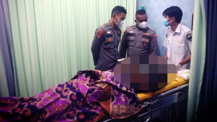 Pria Ditemukan Pingsan di Pantai Cerocok Akhirnya Meninggal Dunia Pria Ditemukan Pingsan di Pantai Cerocok Akhirnya Meninggal Dunia