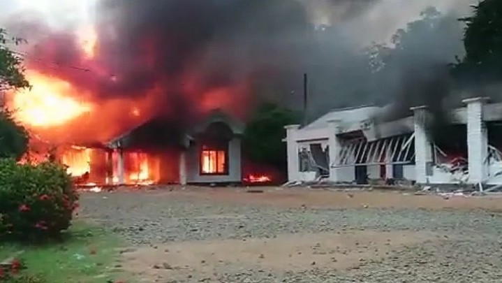 Krisis Ekonomi Landa Sri Lanka, Rumah Menteri Dibakar Krisis Ekonomi Landa Sri Lanka, Rumah Menteri Dibakar