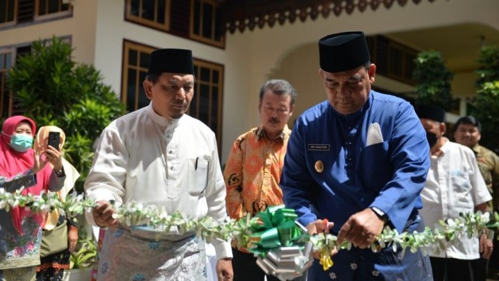 SMAIT Soeman HS Pekanbaru Diresmikan SMAIT Soeman HS Pekanbaru Diresmikan