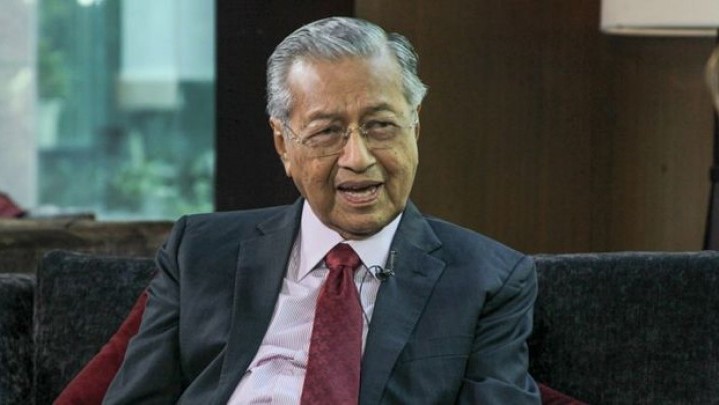 Mahathir Bersitegang dengan Presiden Partai UMNO Mahathir Bersitegang dengan Presiden Partai UMNO