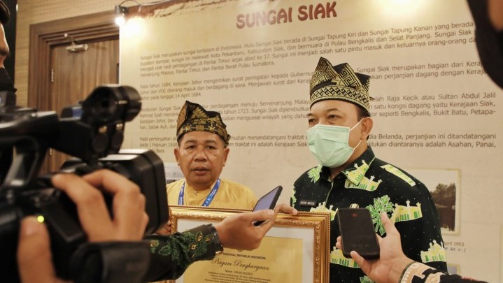 Pemkab Siak Terima Penghargaan Kearsipan Nasional
