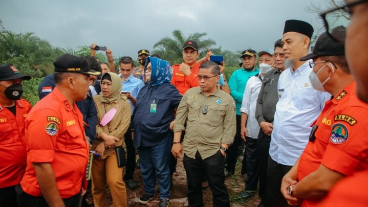 Wamen LHK Tinjau Perkembangan Restorasi Gambut di Dumai Wamen LHK Tinjau Perkembangan Restorasi Gambut di Dumai