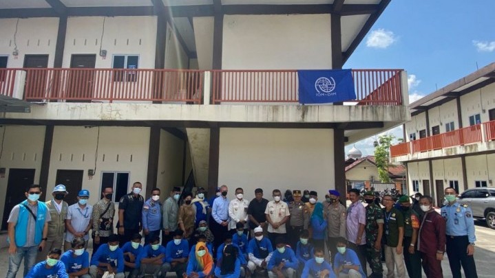 Dipindahkan dari Aceh, Pengungsi Rohingya Mulai Ditempatkan di Pekanbaru Dipindahkan dari Aceh, Pengungsi Rohingya Mulai Ditempatkan di Pekanbaru