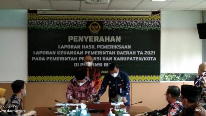 Plt Bupati Suhardiman Amby Nilai Opini WTP LKPD Kado untuk ASN Kuansing Plt Bupati Suhardiman Amby Nilai Opini WTP LKPD Kado untuk ASN Kuansing