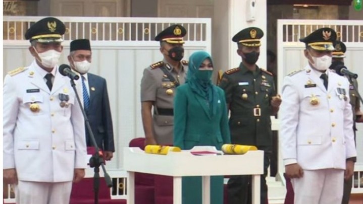 SK Muflihun dan Kamsol Sebagai Penjabat Walikota dan Bupati Hanya untuk Satu Tahun SK Muflihun dan Kamsol Sebagai Penjabat Walikota dan Bupati Hanya untuk Satu Tahun