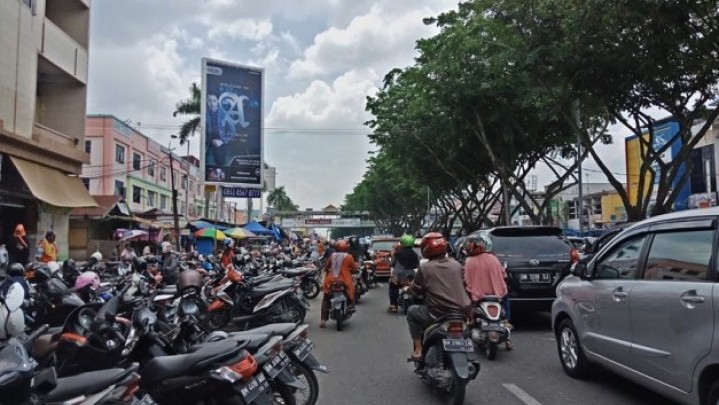Biaya Parkir di Tepi Jalan Umum Tidak Sesuai Aturan, Dishub Pekanbaru Minta Masyarakat Melapor Biaya Parkir di Tepi Jalan Umum Tidak Sesuai Aturan, Dishub Pekanbaru Minta Masyarakat Melapor