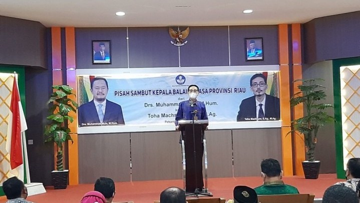 Toha Machsum Jabat Kepala Balai Bahasa Provinsi Riau Toha Machsum Jabat Kepala Balai Bahasa Provinsi Riau
