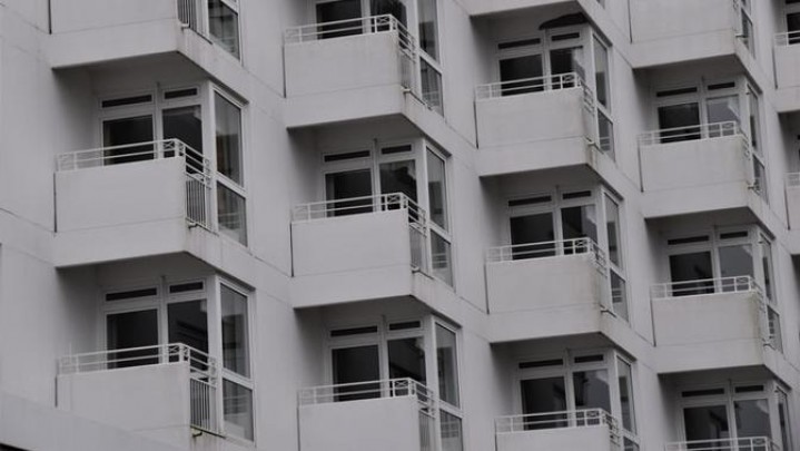 Terjatuh dari Lantai 21 Tower Emerald, Perempuan 66 Tahun Masih Hidup Terjatuh dari Lantai 21 Tower Emerald, Perempuan 66 Tahun Masih Hidup