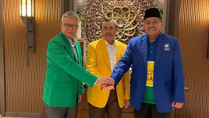 Tos Kompak dengan Alfedri dan Syamsurizal, Syamsuar: KIB Bawa Riau Lebih Baik Tos Kompak dengan Alfedri dan Syamsurizal, Syamsuar: KIB Bawa Riau Lebih Baik