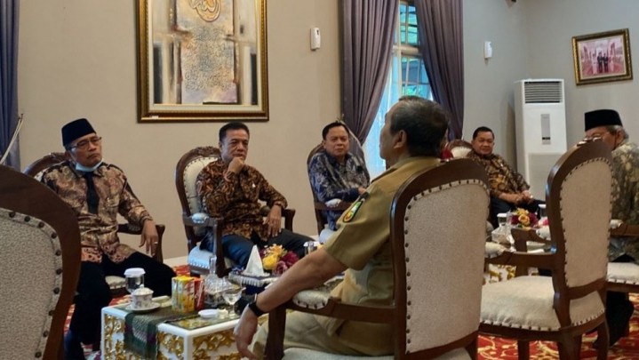 Silaturahmi Bersama Gubri, DPP PKS TABAS Riau Apresiasi Konversi BRK Jadi BRK Syariah