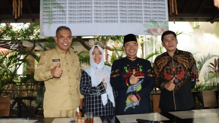 Pj. Bupati Kampar Ditunjuk Jadi Sekretaris Umum Asosiasi Kabupaten Penghasil Sawit Indonesia (AKAPSI) Pj. Bupati Kampar Ditunjuk Jadi Sekretaris Umum Asosiasi Kabupaten Penghasil Sawit Indonesia (AKAPSI)