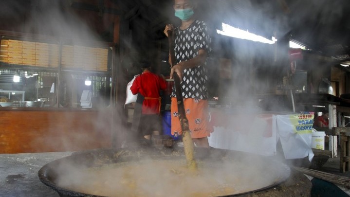 Upaya Pengembangan Zona Kuliner Halal di Riau Upaya Pengembangan Zona Kuliner Halal di Riau