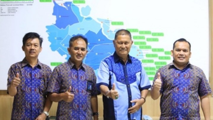 Jaringan Kabel Sungai 20 KV di Pelangiran, Wabup Inhil Datangi PLN Riu Kepri Jaringan Kabel Sungai 20 KV di Pelangiran, Wabup Inhil Datangi PLN Riu Kepri