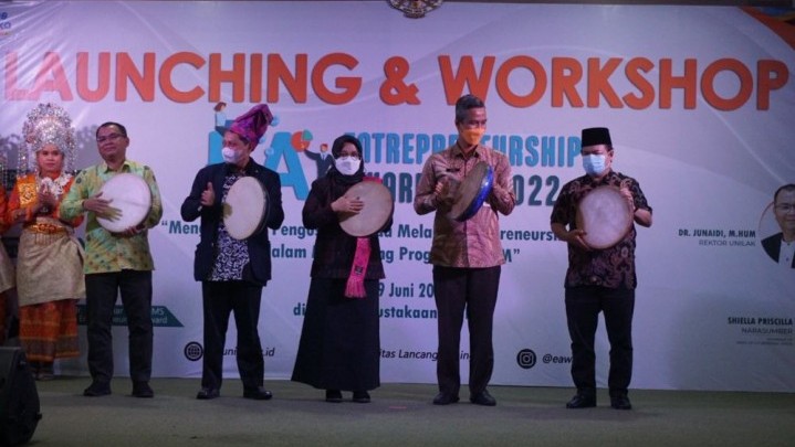 Unilak Tuan Rumah Entrepreneurship Award 2022 Unilak Tuan Rumah Entrepreneurship Award 2022