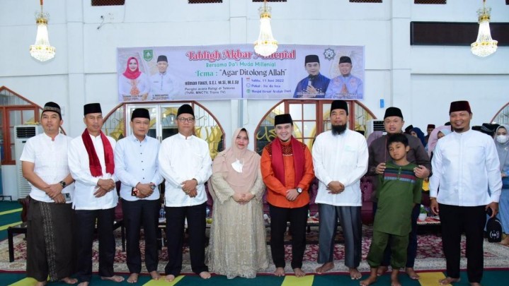 Bupati Kasmarni Sebut Shalat Sebagai Sumber Kekuatan Hadapi Tantangan yang Kompleks