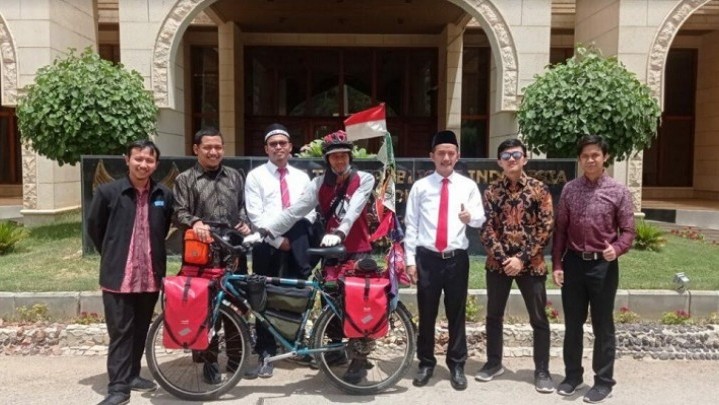 Fauzan, Pemuda Jateng Mengayuh Sepeda 8 Ribu Kilometer untuk Menunaikan Haji