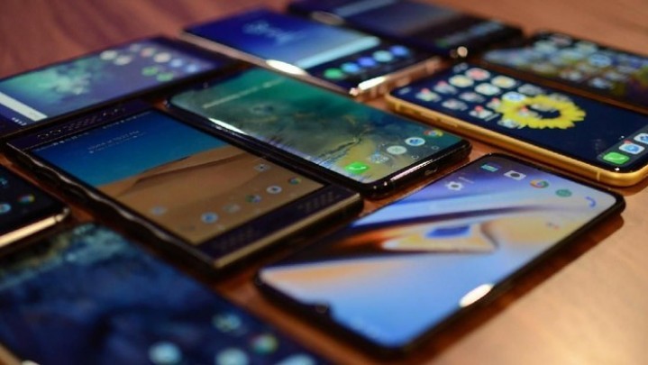 Pembelian Telepon Seluler di Indonesia Melemah