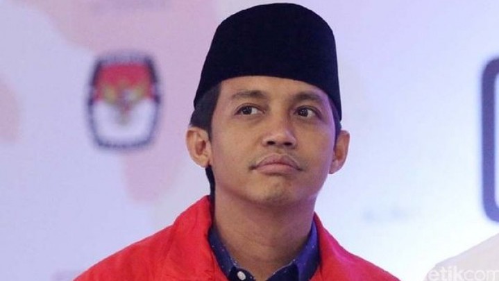 Raja Juli Mengaku Pertanahan Bukan Bidangnya, Aktivis: Rakyat Dipaksa Bayar Orang Itu dengan Segala Fasilitas Raja Juli Mengaku Pertanahan Bukan Bidangnya, Aktivis: Rakyat Dipaksa Bayar Orang Itu dengan Segala Fasilitas