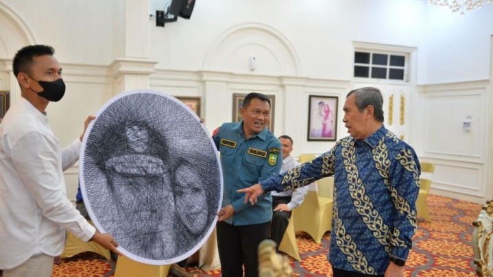 Danlanud RSN Marsma TNI Andi Kustoro Berpamitan pada Gubri Syamsuar Danlanud RSN Marsma TNI Andi Kustoro Berpamitan pada Gubri Syamsuar