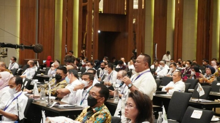 Saat Rakernas Apkasi, Sekda Kampar Ingatkan Kementerian Bantu Majukan Produk Lokal