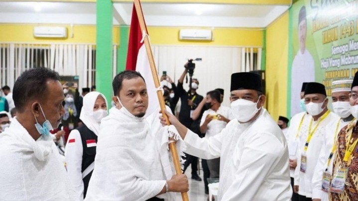 Wagubri Edy Natar Lepas Sebanyak 450 JCH Kloter II Riau Wagubri Edy Natar Lepas Sebanyak 450 JCH Kloter II Riau