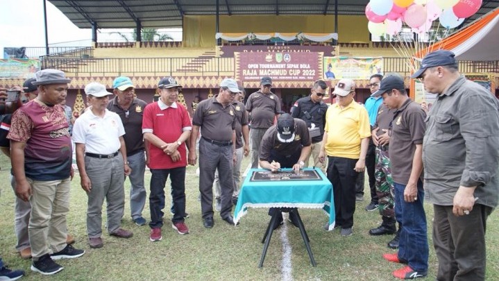 Bupati HM Wardan Resmikan Stadion Raja Machmud, Disebut Termegah di Inhil