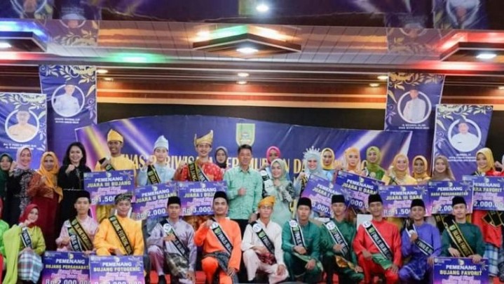 Grand Final Bujang Dara Rohil, Bupati: Mereka Duta Daerah