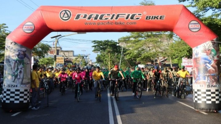 HUT ke-76 Bhayangkara, Polres Rohil Fun Bike dan Senam Bersama HUT ke-76 Bhayangkara, Polres Rohil Fun Bike dan Senam Bersama