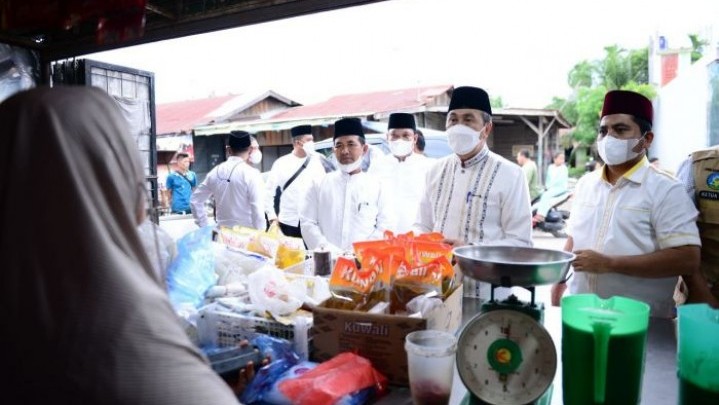 Syamsuar Bangga Pertumbuhan Ekonomi Riau 3,36 persen Syamsuar Bangga Pertumbuhan Ekonomi Riau 3,36 persen