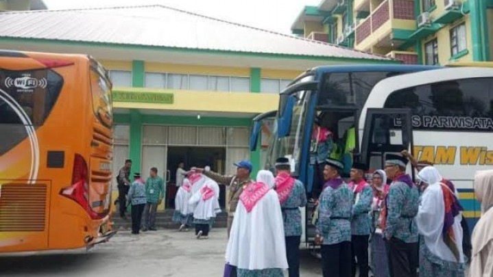 Terdapat 421 JCH Riau Berangkat dengan Jamaah Provinsi Jambi Terdapat 421 JCH Riau Berangkat dengan Jamaah Provinsi Jambi