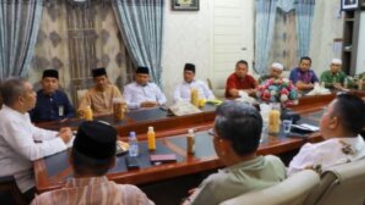 Catat, Bupati Kampar Janji Insentif Guru MDA Segera Dibayarkan Catat, Bupati Kampar Janji Insentif Guru MDA Segera Dibayarkan