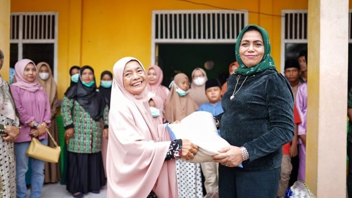 Panti Asuhan di Bengkalis Dikunjungi Bunda Yatim Piatu Riau Panti Asuhan di Bengkalis Dikunjungi Bunda Yatim Piatu Riau