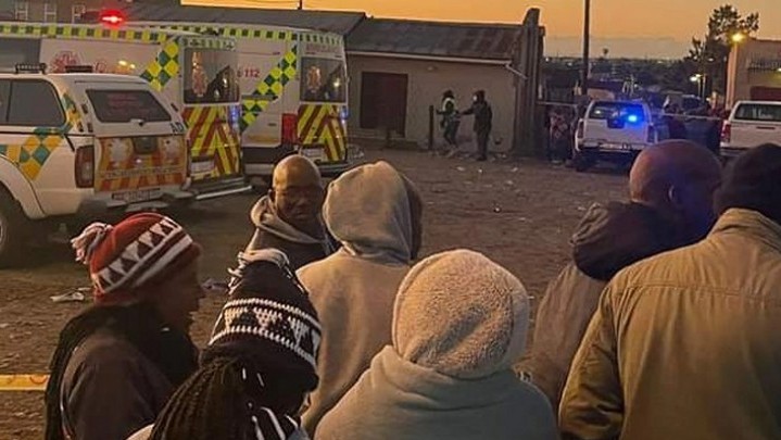 Belasan Orang Ditemukan Tewas di Sebuah Klub Malam Belasan Orang Ditemukan Tewas di Sebuah Klub Malam