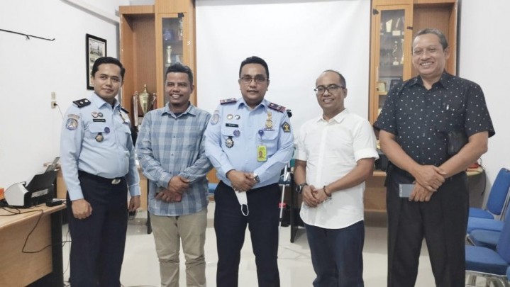 Program 'Jemput Bola' Kantor Imigrasi, SPS Cabang Terbantu Urus Paspor Program 'Jemput Bola' Kantor Imigrasi, SPS Cabang Terbantu Urus Paspor