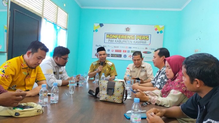 Pj Bupati Kampar Minta Bantuan Wartawan Dukung Program Pemerintah