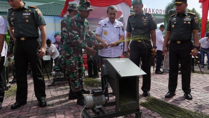 Inovasi Korem 031/WB: Rakit Mesin Serut Lidi