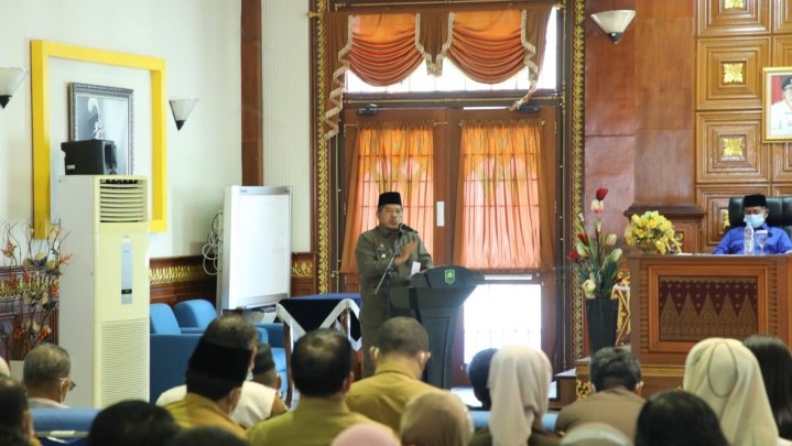 Perubahan Aturan Pemerintah Pusat Disebut Bupati Alfedri Salah Satu Penyebab Turunnya PAD Perubahan Aturan Pemerintah Pusat Disebut Bupati Alfedri Salah Satu Penyebab Turunnya PAD