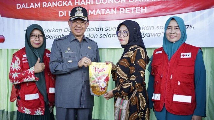 Bupati HM Wardan Apresiasi Aksi Donor Darah di Reteh Bupati HM Wardan Apresiasi Aksi Donor Darah di Reteh