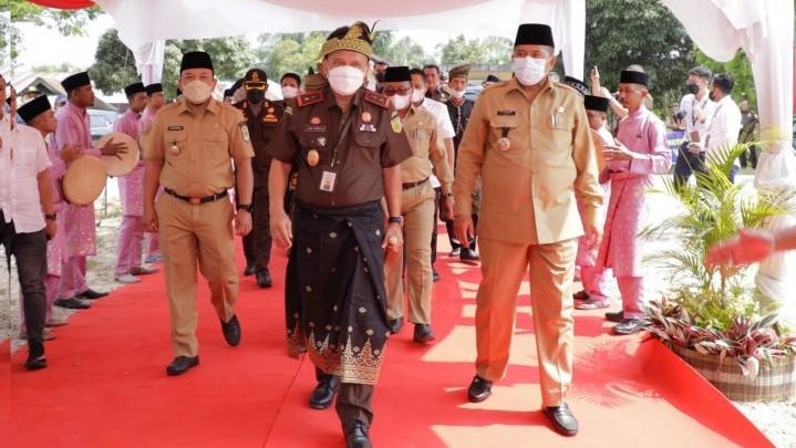 Kejati Riau Resmikan Balai Kerapatan Rumah RJ di Siak Kejati Riau Resmikan Balai Kerapatan Rumah RJ di Siak