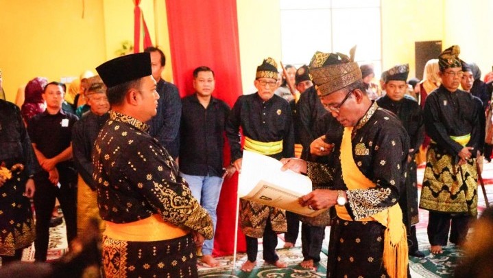 Gelar Datuk Wira Setia Alam Disandang Kapolres Siak Gelar Datuk Wira Setia Alam Disandang Kapolres Siak