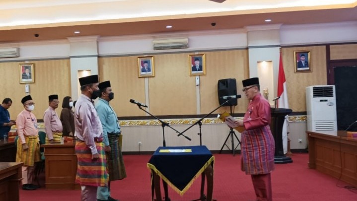 Beberapa Posisi Eselon III dan IV Pemprov Riau Diisi Pejabat Baru Beberapa Posisi Eselon III dan IV Pemprov Riau Diisi Pejabat Baru