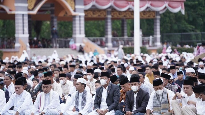 Plt Bupati Kuansing: Idul Adha Jadikan Momentum Bersama Membangun Negeri Plt Bupati Kuansing: Idul Adha Jadikan Momentum Bersama Membangun Negeri