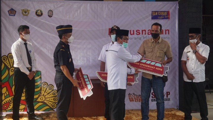 Tiga Desa di Inhil Dapat Hibah Speedboat dari KPPBC TMP C Tembilahan