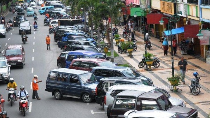Sudah Setengah Tahun, Ternyata Pemko Pekanbaru Hanya Dapat Rp4 Miliar dari Parkir Tepi Jalan Umum Sudah Setengah Tahun, Ternyata Pemko Pekanbaru Hanya Dapat Rp4 Miliar dari Parkir Tepi Jalan Umum