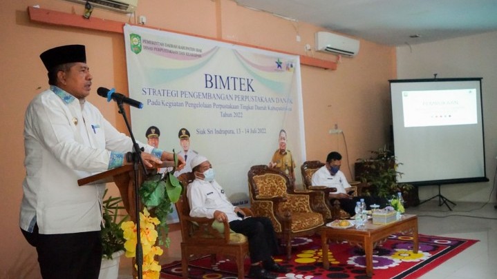 Bimtek Strategi Pengembangan Perpustakaan Desa, Bupati Alfedri Minta Pengelola Munculkan Minat Baca Warga Bimtek Strategi Pengembangan Perpustakaan Desa, Bupati Alfedri Minta Pengelola Munculkan Minat Baca Warga