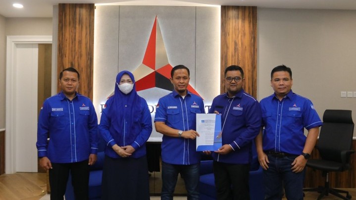 DPC Demokrat Kampar Terima SK dari DPP, Ardo Siap Menangkan Pemilu 2024 DPC Demokrat Kampar Terima SK dari DPP, Ardo Siap Menangkan Pemilu 2024