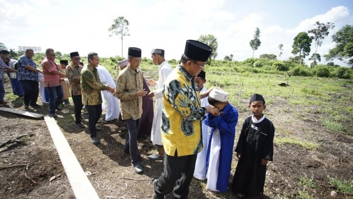 Bupati HM Wardan Targetkan Semua Imam Masjid di Inhil Hafiz Quran Bupati HM Wardan Targetkan Semua Imam Masjid di Inhil Hafiz Quran