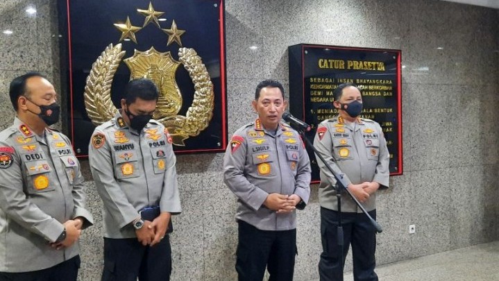 Irjen Ferdy Sambo Dinonaktifkan Sebagai Kadiv Propam Polri Irjen Ferdy Sambo Dinonaktifkan Sebagai Kadiv Propam Polri